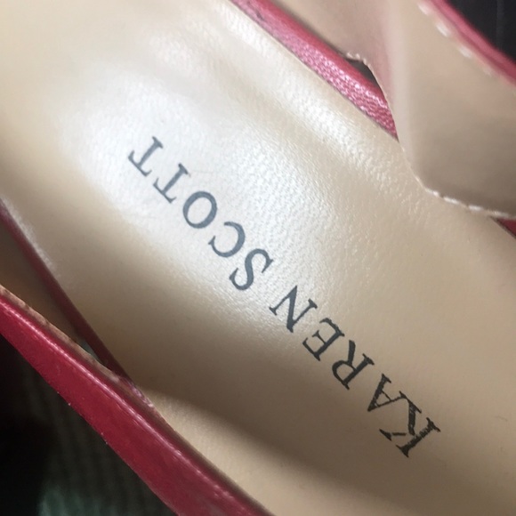 Red sling backs silver buckles 8.5 - Picture 5 of 5